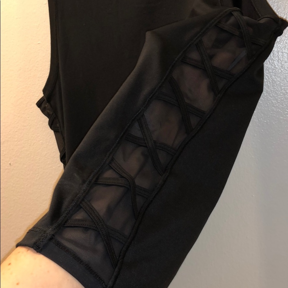 Victoria’s Secret Sport Crisscross Tank - Picture 6 of 8